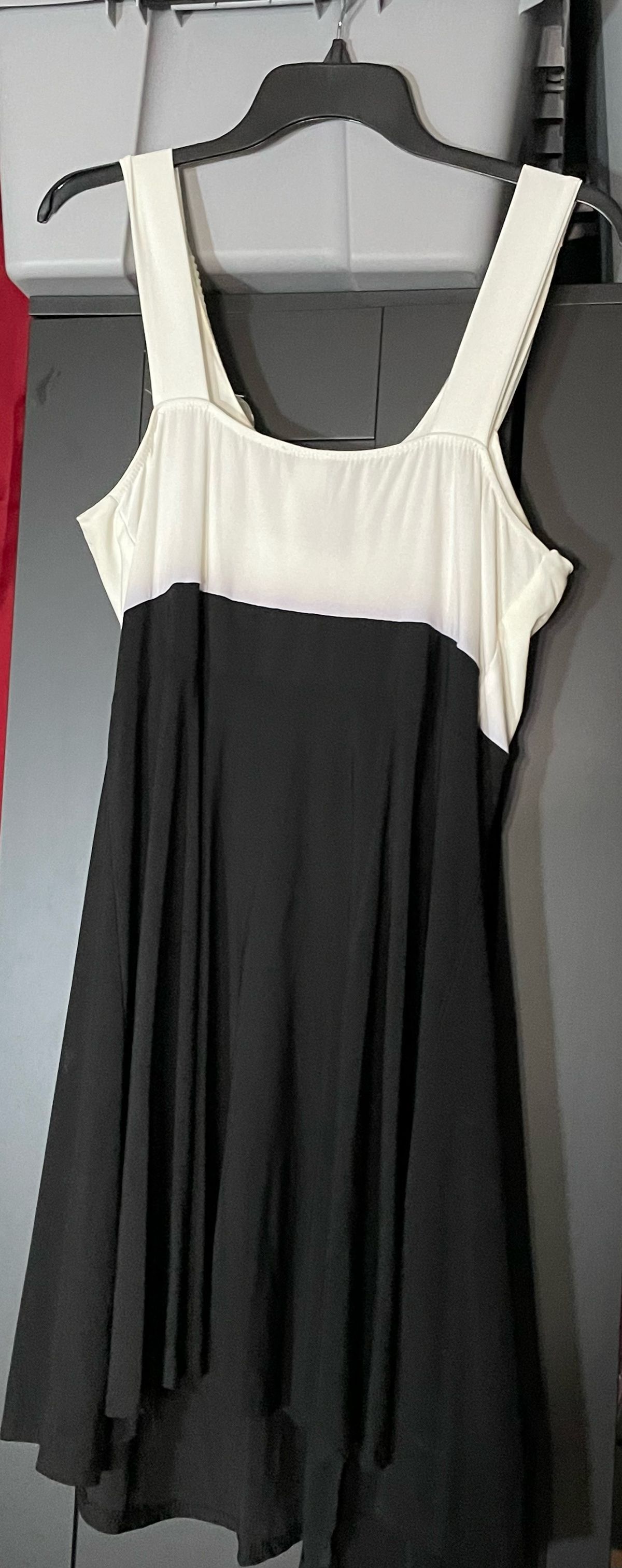 Plus Size 16 Prom Black Cocktail Dress on Queenly