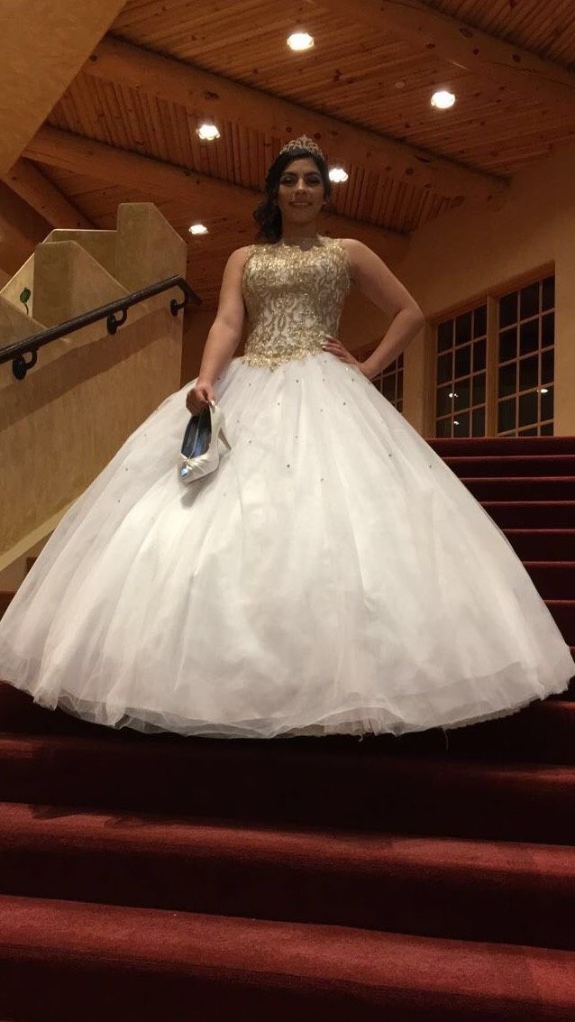 Size 5 Prom Gold Ball Gown on Queenly