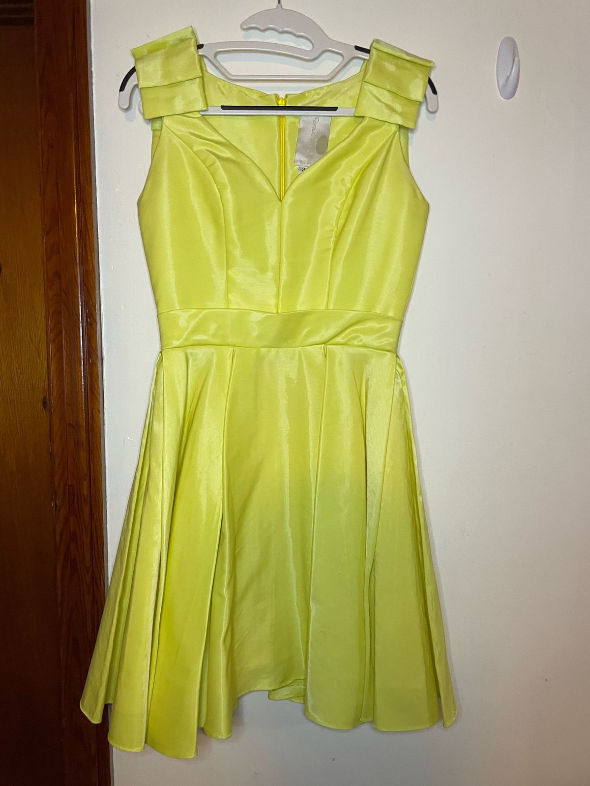 Fernando Wong Size 2 Prom Yellow Cocktail Dress on Queenly