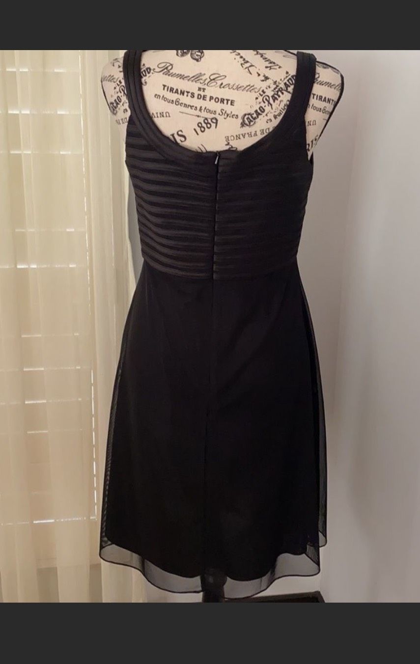 Size 8 Prom Black A-line Dress on Queenly