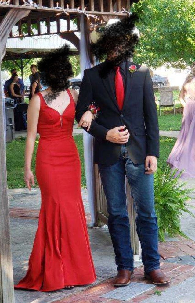 Size 00 Prom Red Mermaid Dress on Queenly