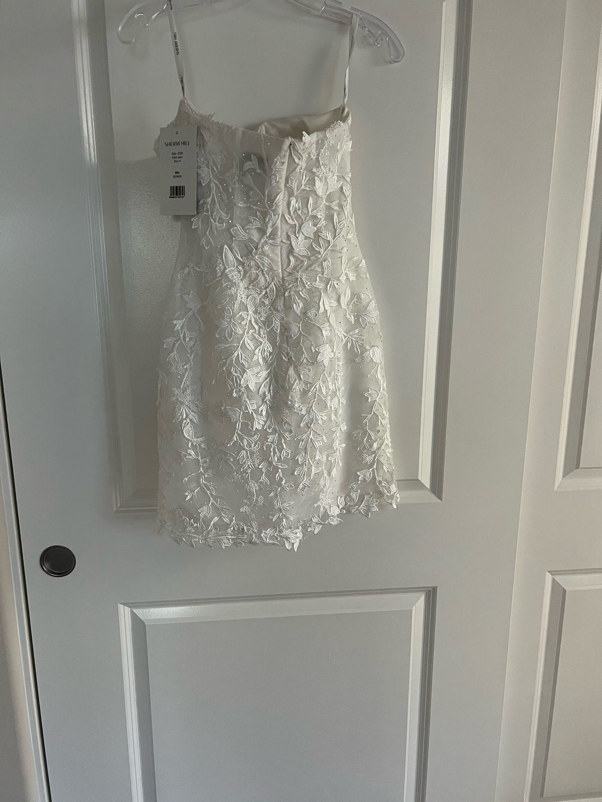 Sherri Hill Size 4 Lace White Cocktail Dress on Queenly
