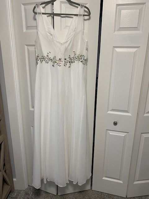 Plus Size 22 Prom Sequined White A-line Dress on Queenly