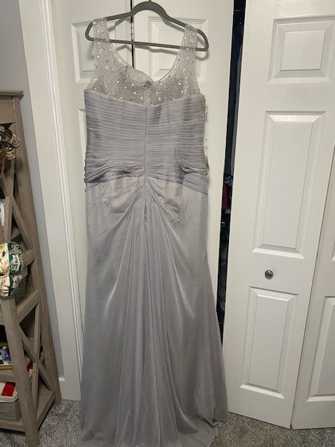 Plus Size 22 Silver Floor Length Maxi on Queenly