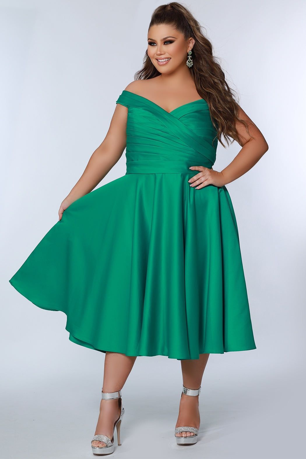 Style CE2301 Sydney's Closet Plus Size 26 Satin Emerald Green Cocktail Dress on Queenly