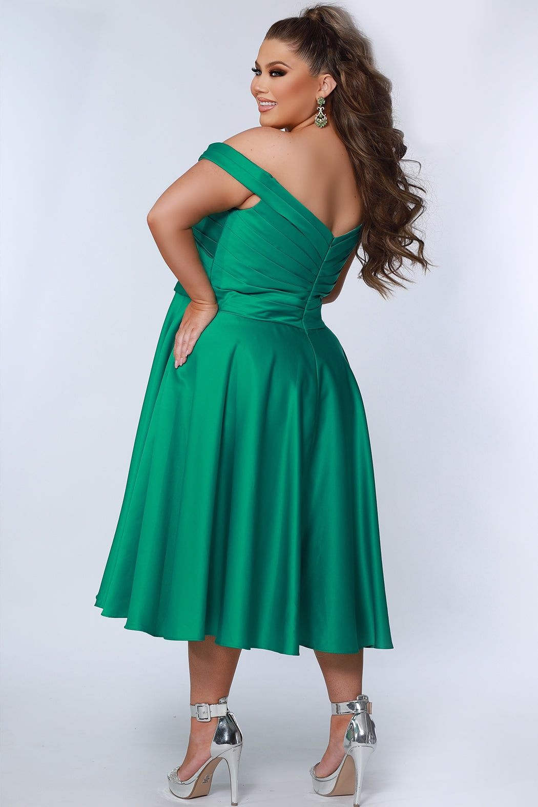 Style CE2301 Sydney's Closet Plus Size 38 Satin Emerald Black Cocktail Dress on Queenly