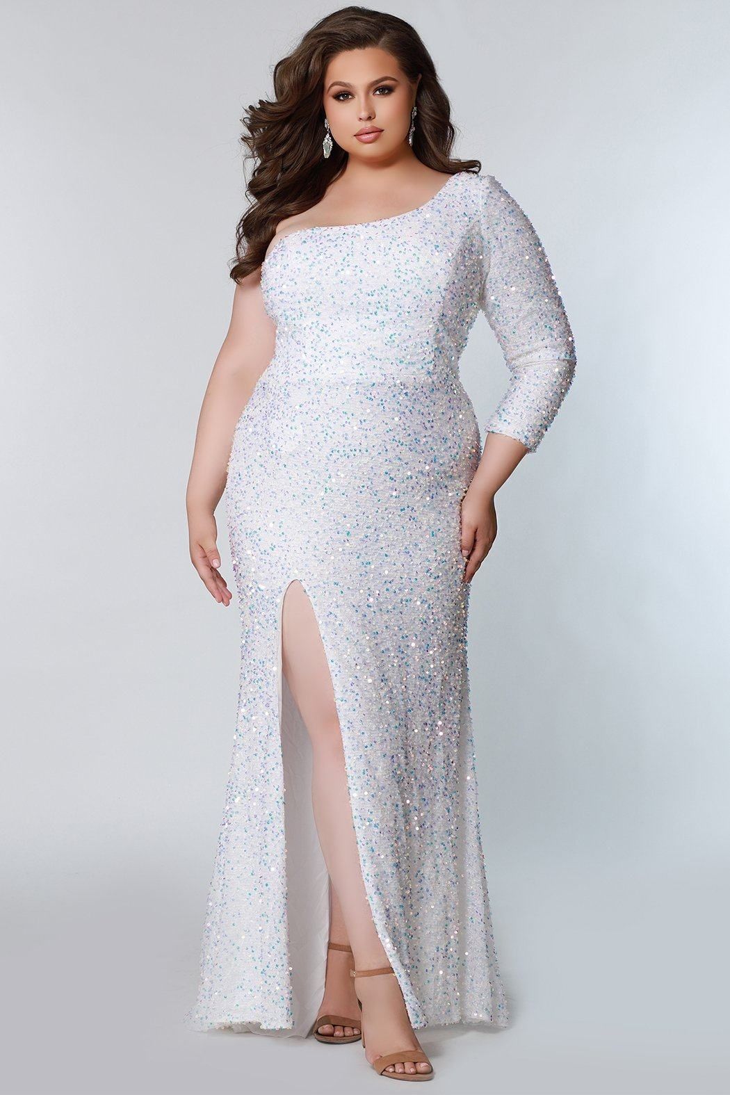 Style SC7319 Sydney's Closet Plus Size 20 Prom White Side Slit Dress on Queenly