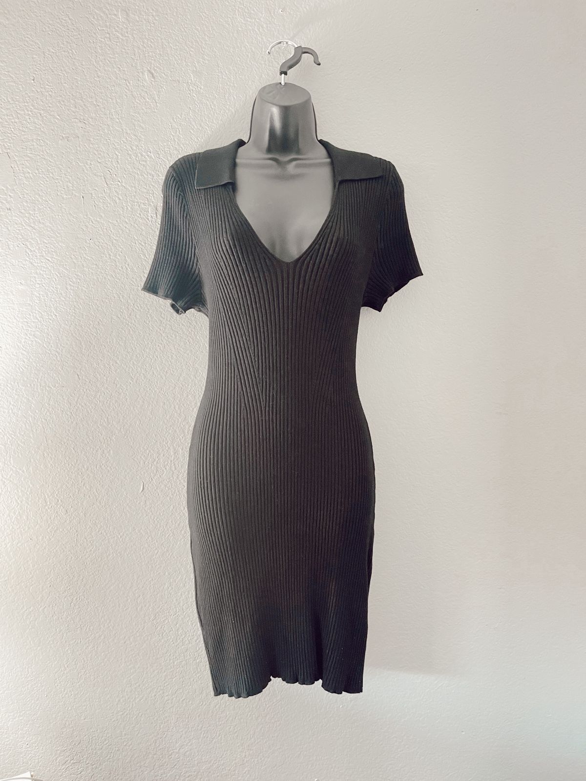 Abercrombie & Fitch Size 8 Black Cocktail Dress on Queenly