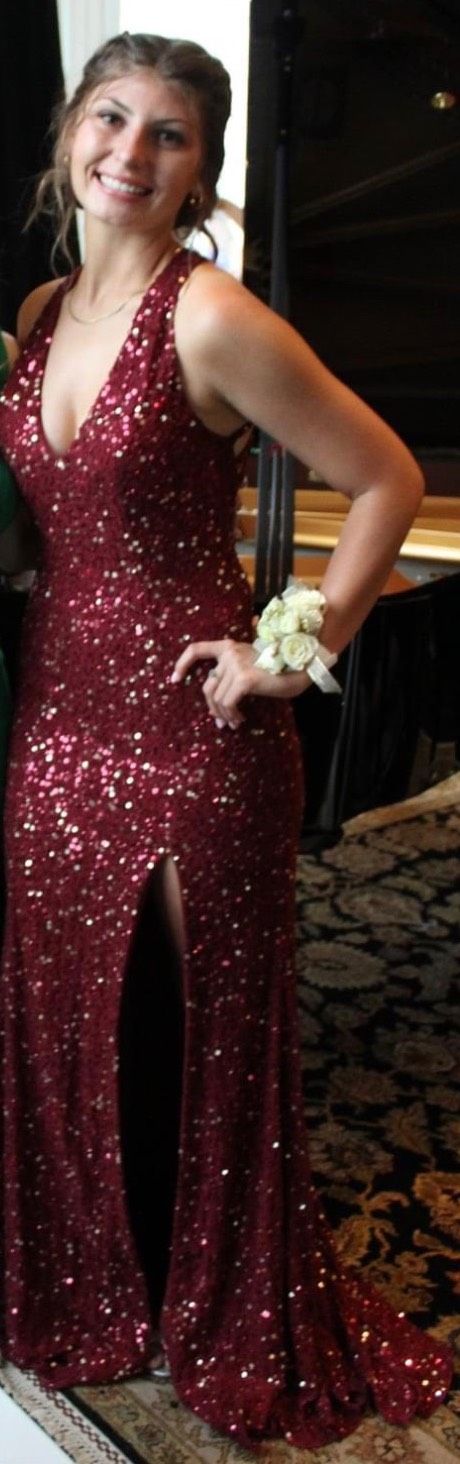 Size 4 Prom Sequined Burgundy Red Cocktail Dress on Queenly