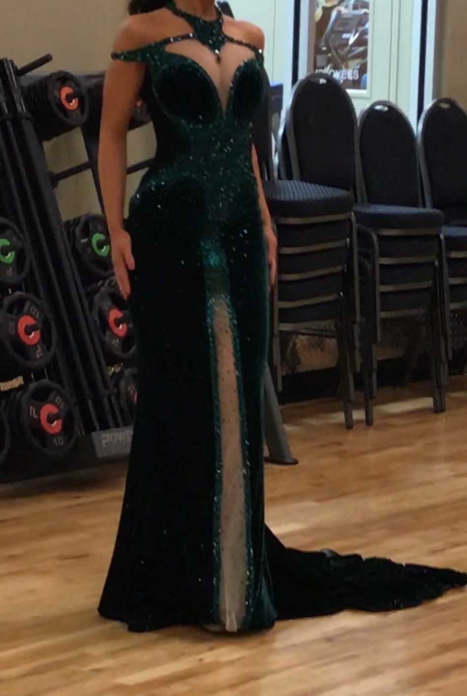 Leo Almodal Size 0 Sequined Green Floor Length Maxi on Queenly
