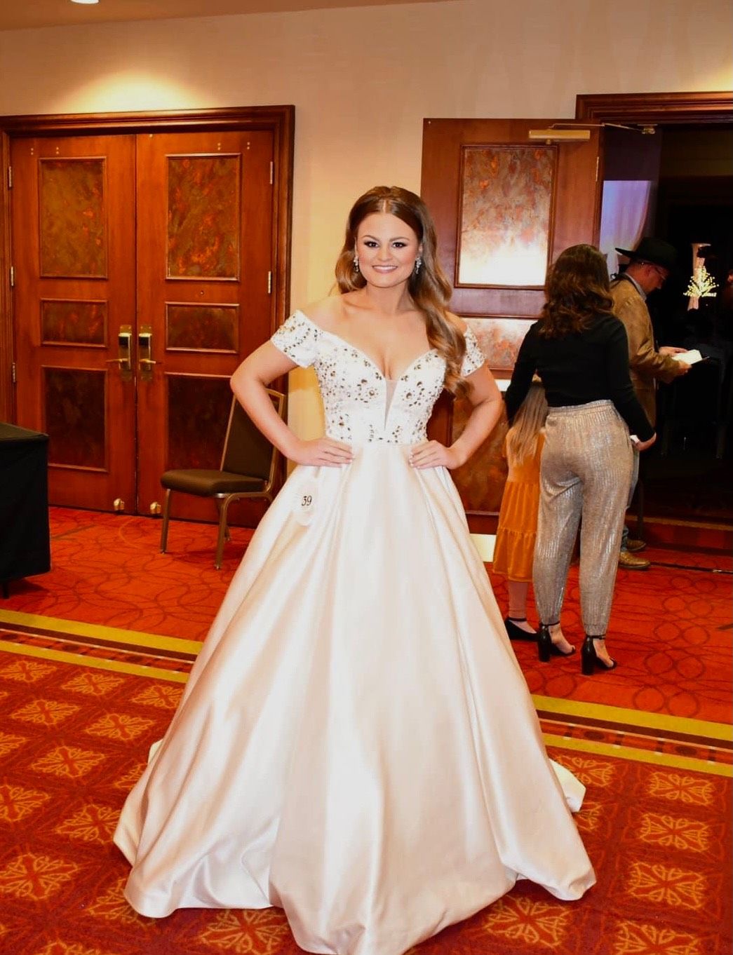 Sherri Hill Size 4 Prom Off The Shoulder Sequined White Ball Gown on Queenly