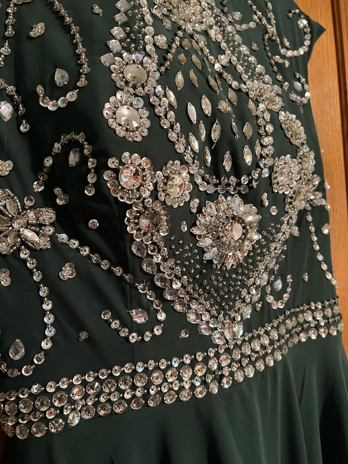Size 4 Prom Emerald Green A-line Dress on Queenly
