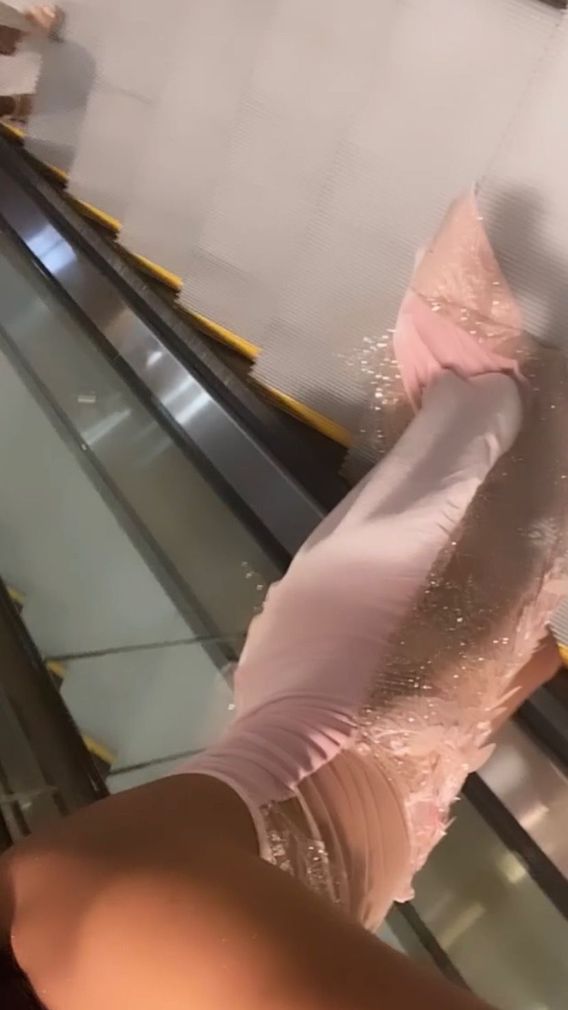 Size 4 Prom Halter Sequined Light Pink Side Slit Dress on Queenly