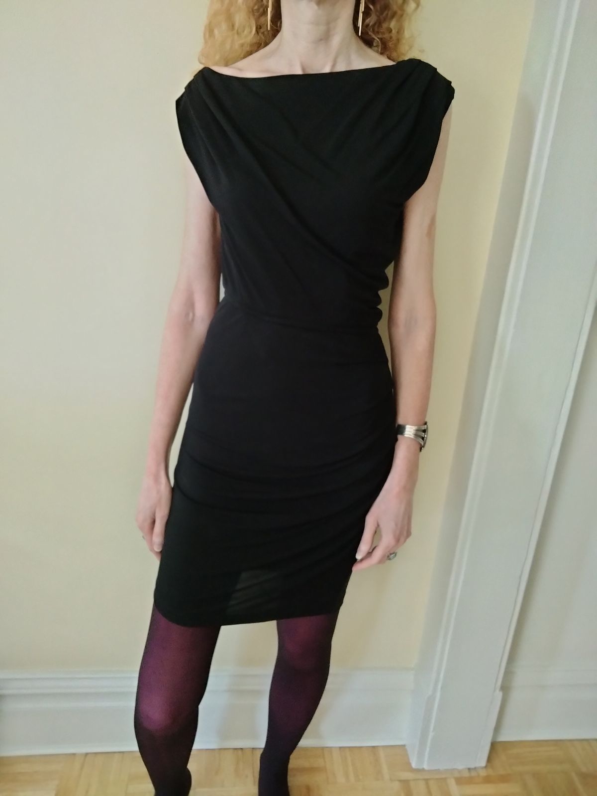 Halston Heritage  Size 2 Black Cocktail Dress on Queenly