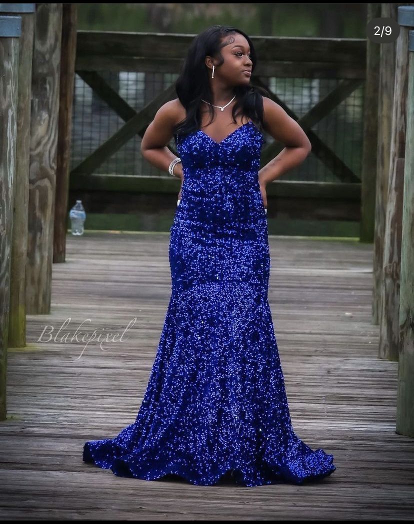 Amelia Couture Size 2 Prom Velvet Blue Mermaid Dress on Queenly