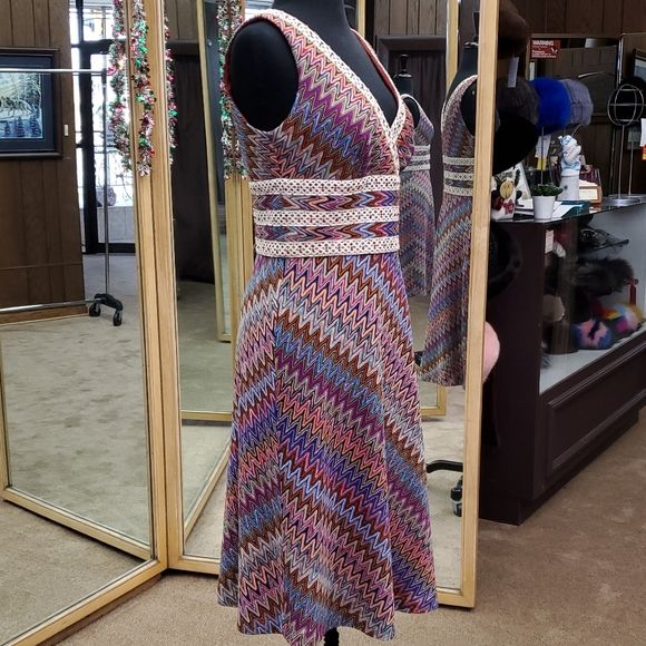 Kay Unger Size 8 Multicolor Cocktail Dress on Queenly