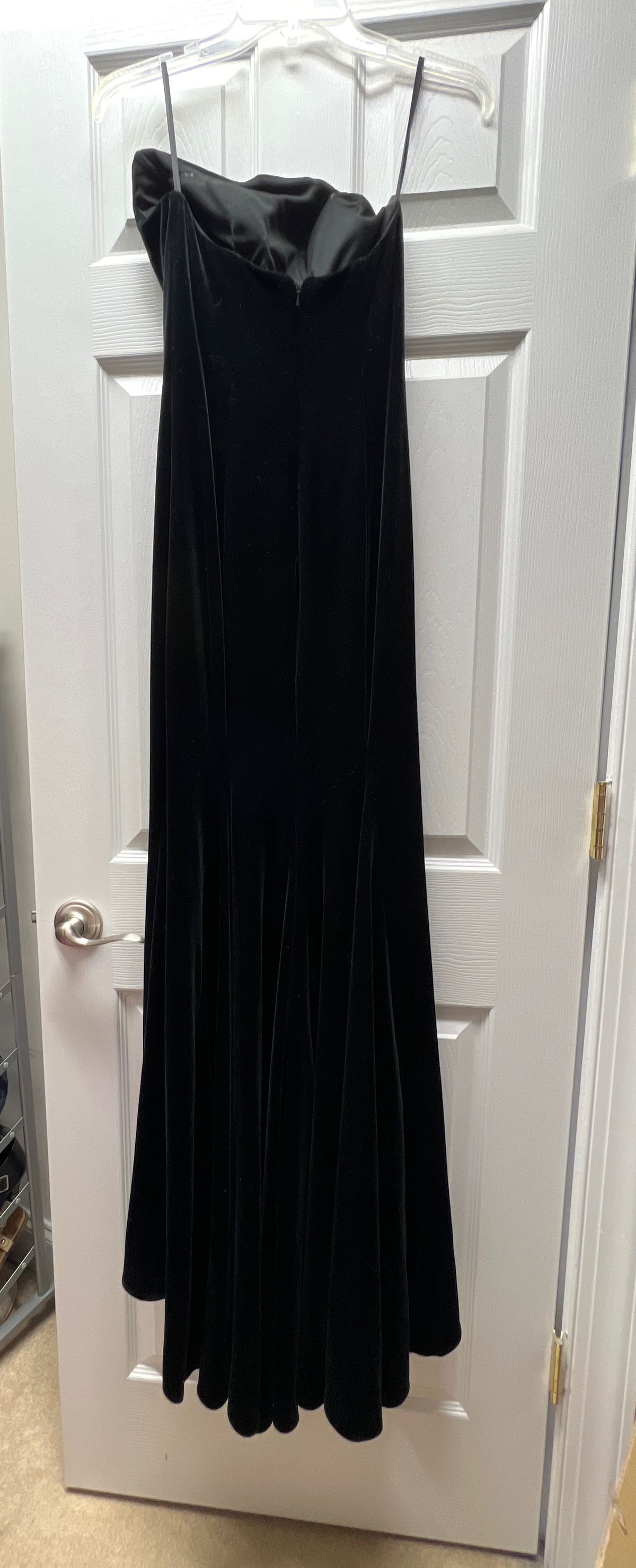 Betsy and Adam Size 2 Prom Black Side Slit Dress on Queenly