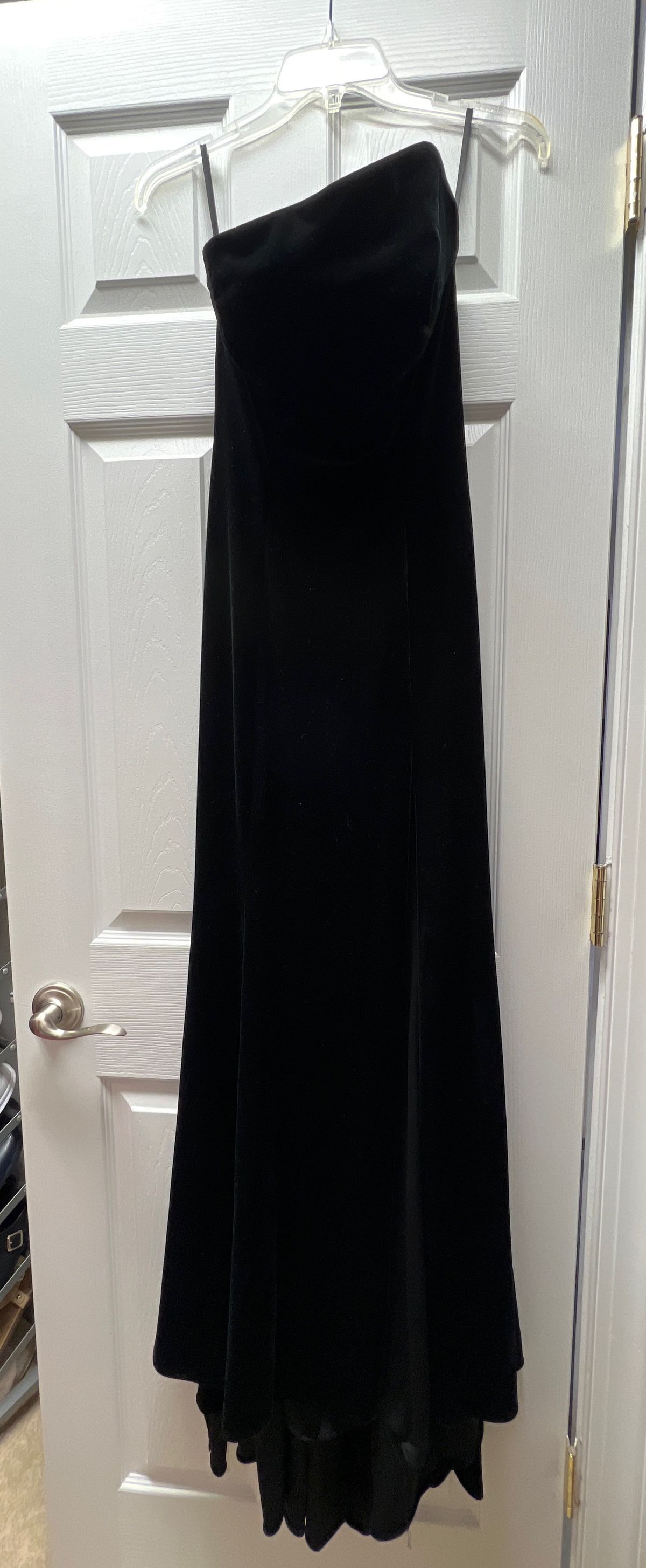 Betsy and Adam Size 2 Prom Black Side Slit Dress on Queenly
