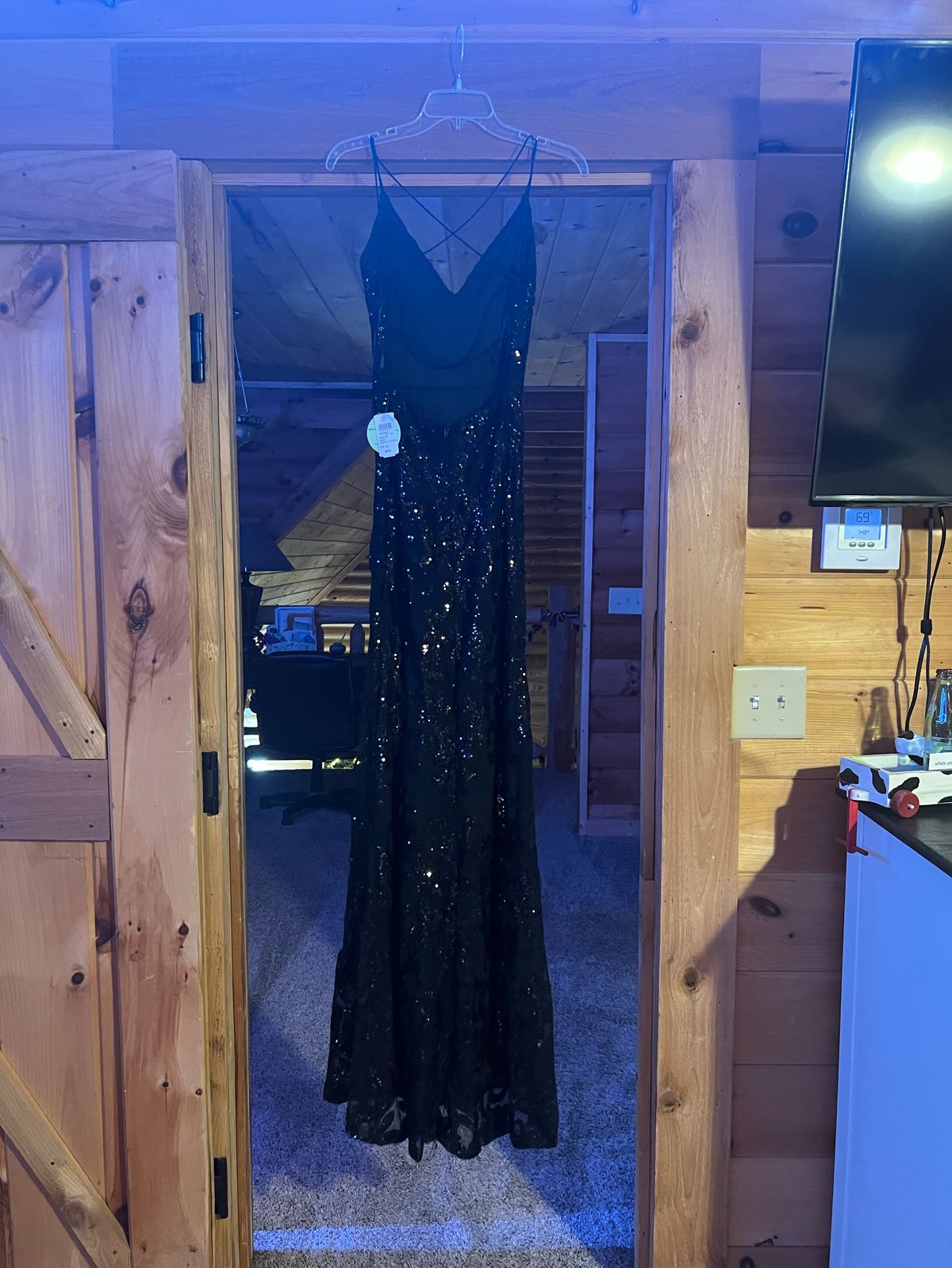 Size 2 Prom Black A-line Dress on Queenly