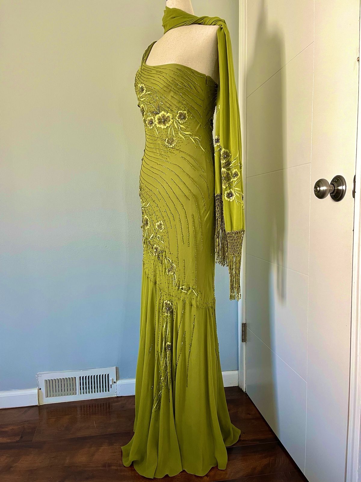 Sue Wong Size 4 Prom Satin Green Floor Length Maxi on Queenly