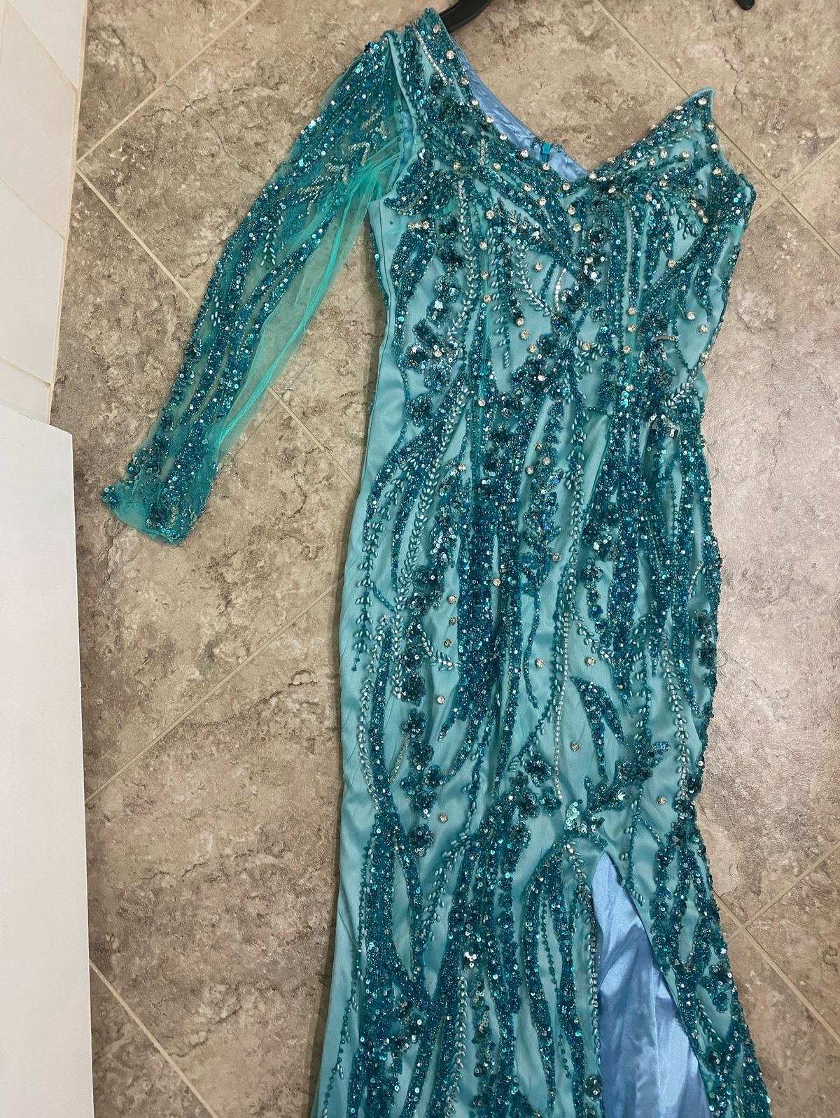 Size 2 Turquoise Blue Ball Gown on Queenly