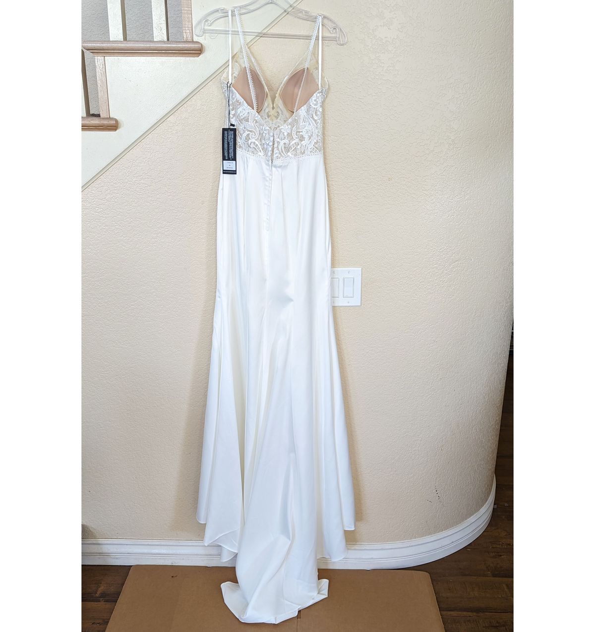 Style Off White Filigree Sequin Sweetheart Neck Mermaid Wedding Gown Bicici & Coty Size 2 Wedding Satin White Mermaid Dress on Queenly