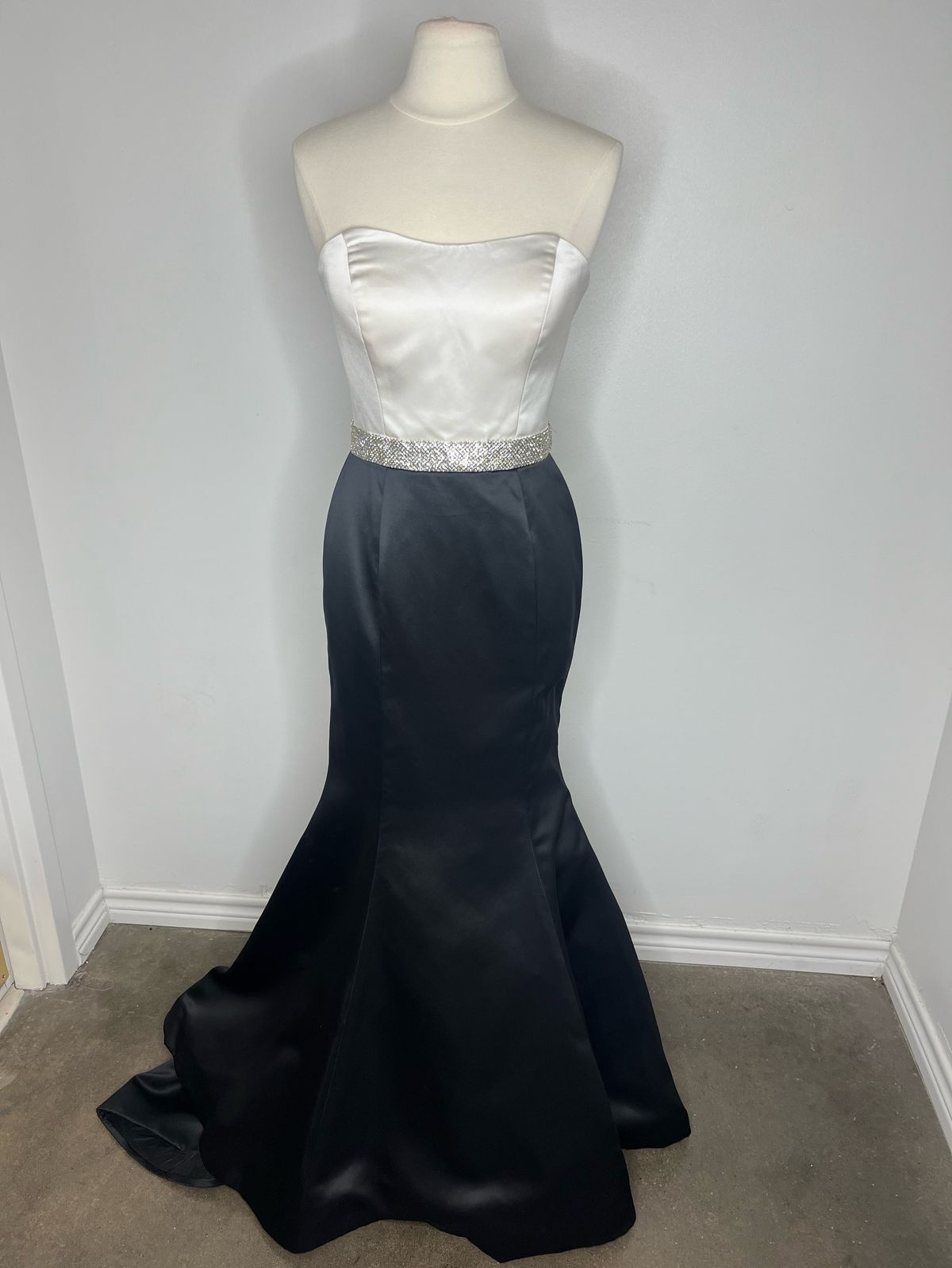 Sherri Hill Size 8 Strapless Satin Black Mermaid Dress on Queenly