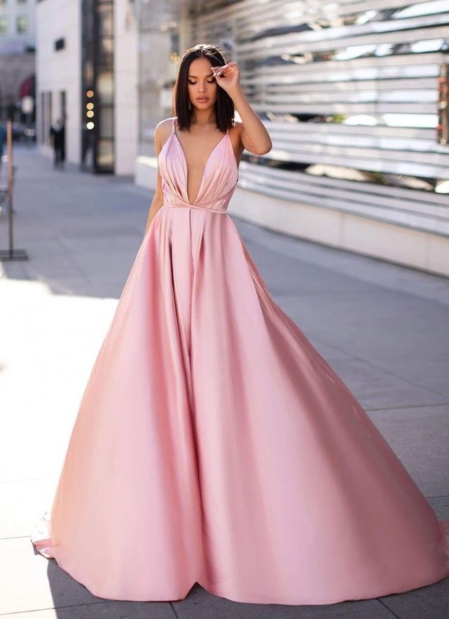 A&N Luxe Size 4 Prom Plunge Satin Pink Dress With Train on Queenly