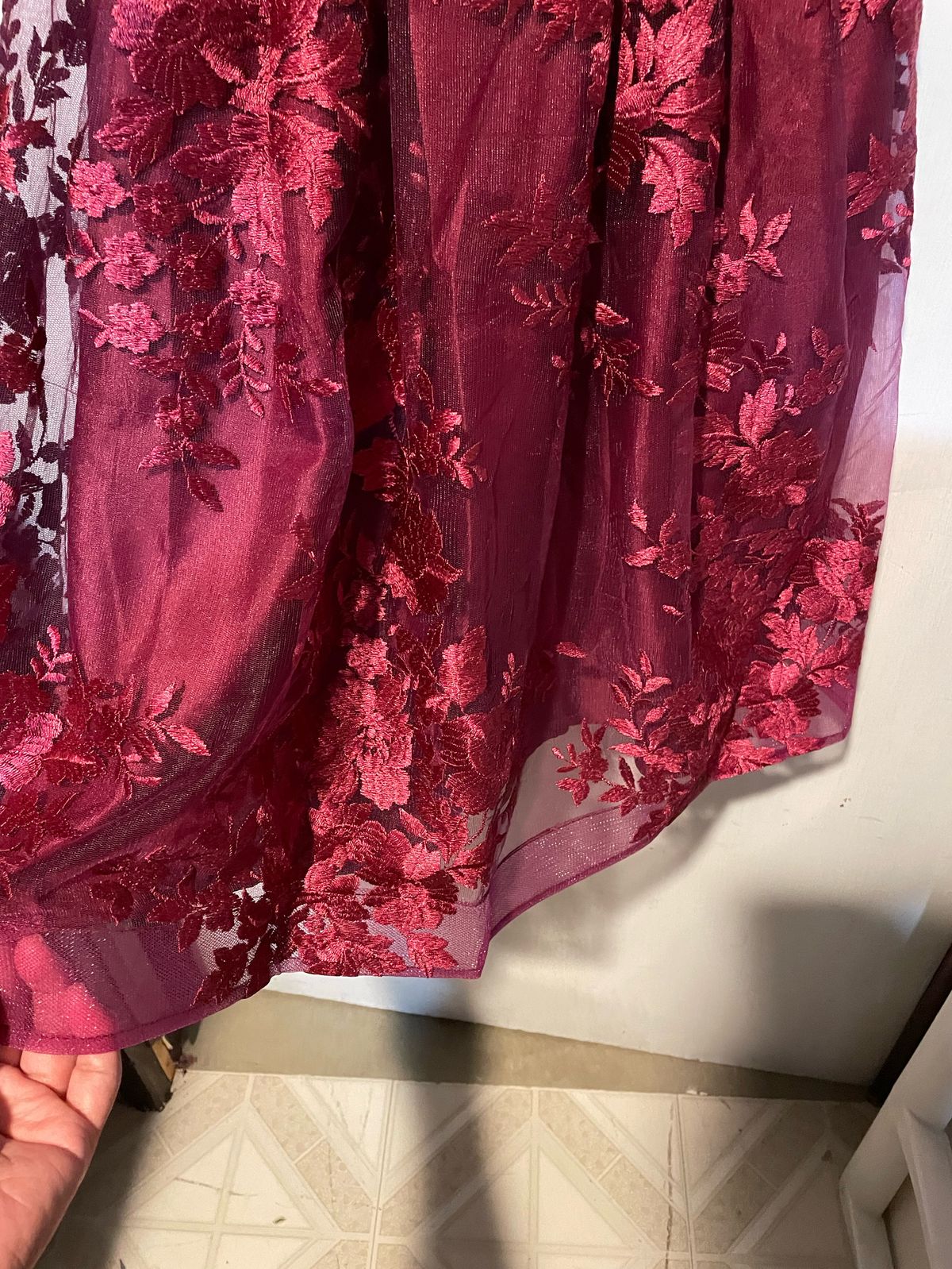 Size 2 Prom Plunge Burgundy Red A-line Dress on Queenly