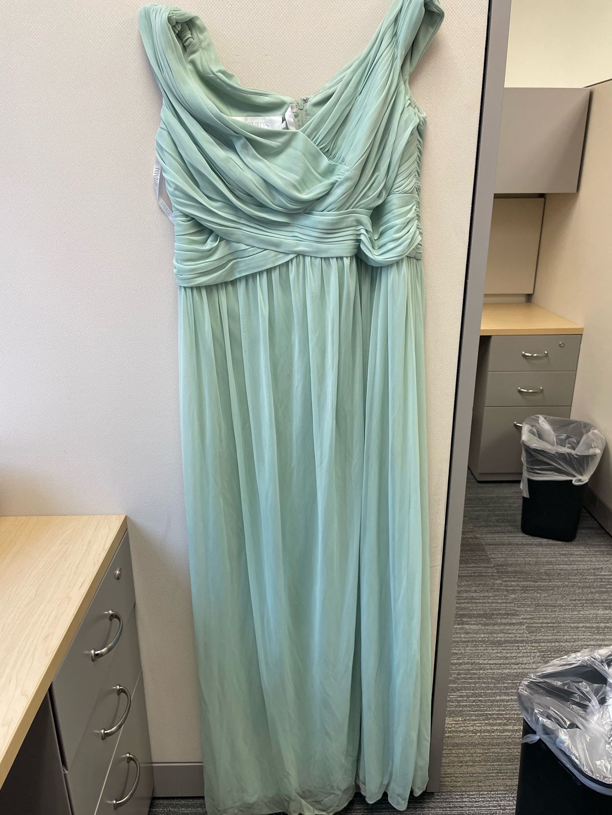 David's Bridal Plus Size 18 Prom Green Floor Length Maxi on Queenly