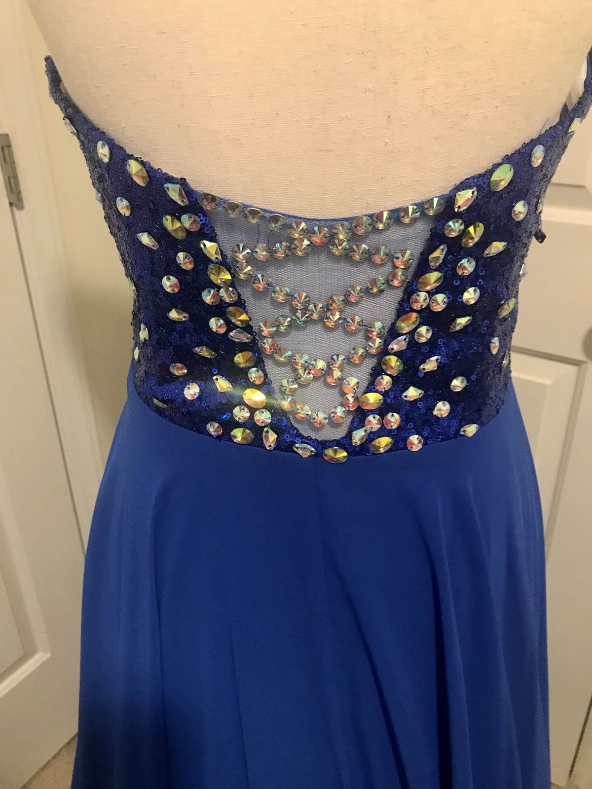 Size 6 Prom Strapless Royal Blue A-line Dress on Queenly