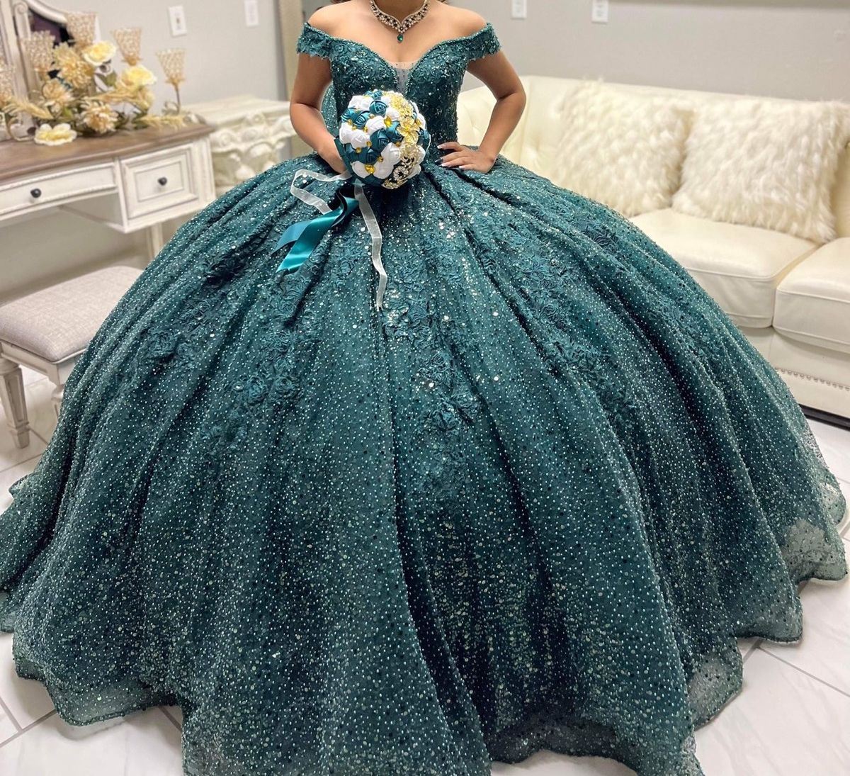 Ragazza Size 8 Green Ball Gown on Queenly