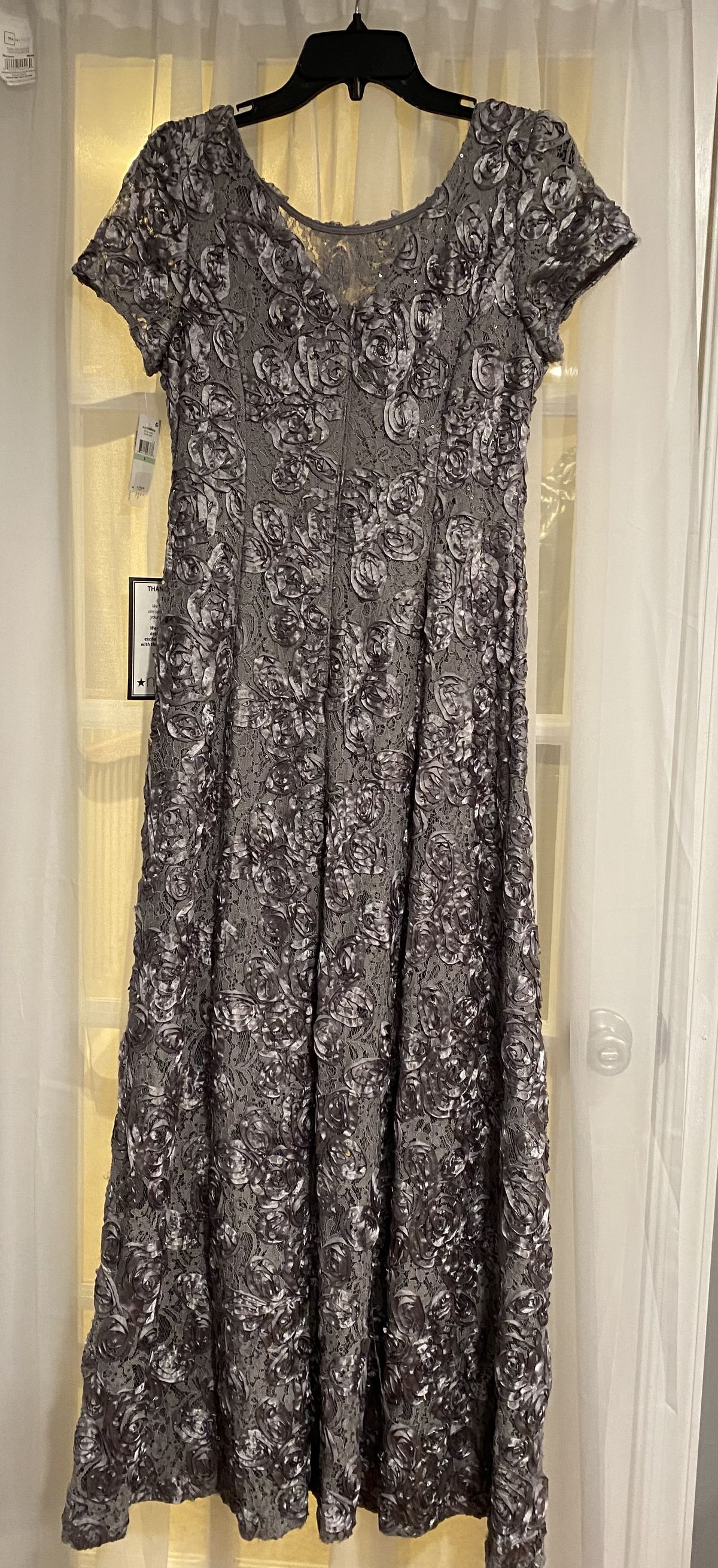Size 8 Prom Silver Floor Length Maxi on Queenly