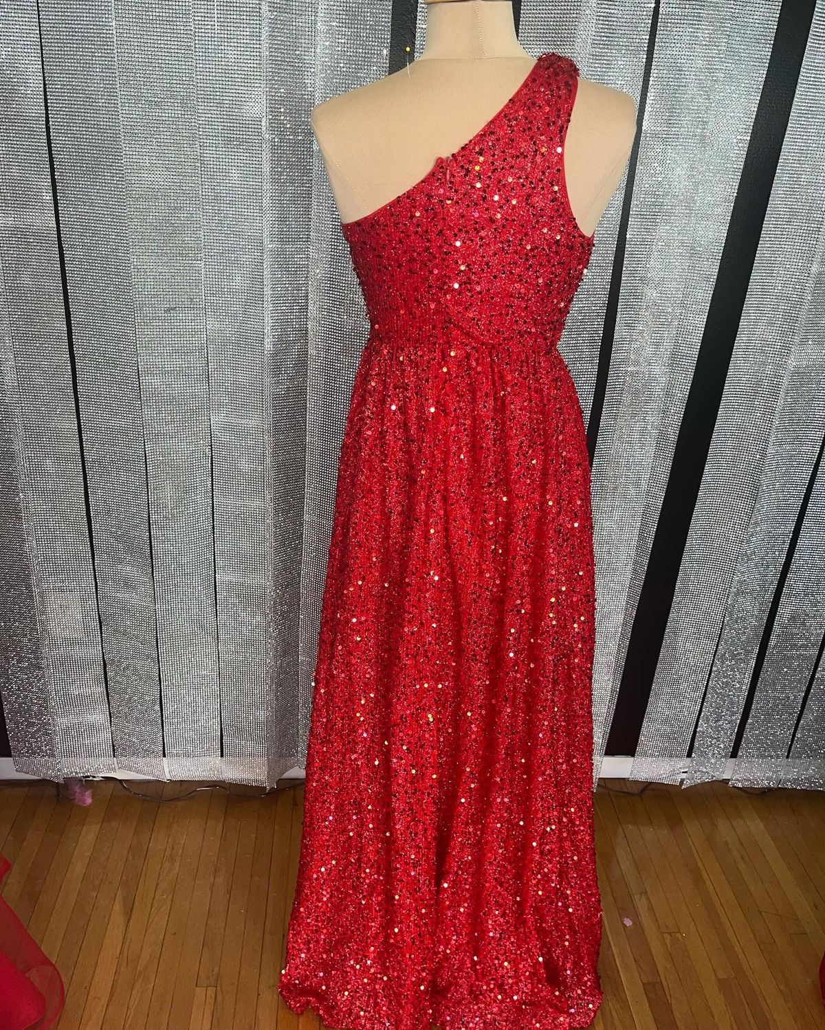 Size 8 Prom Red A-line Dress on Queenly