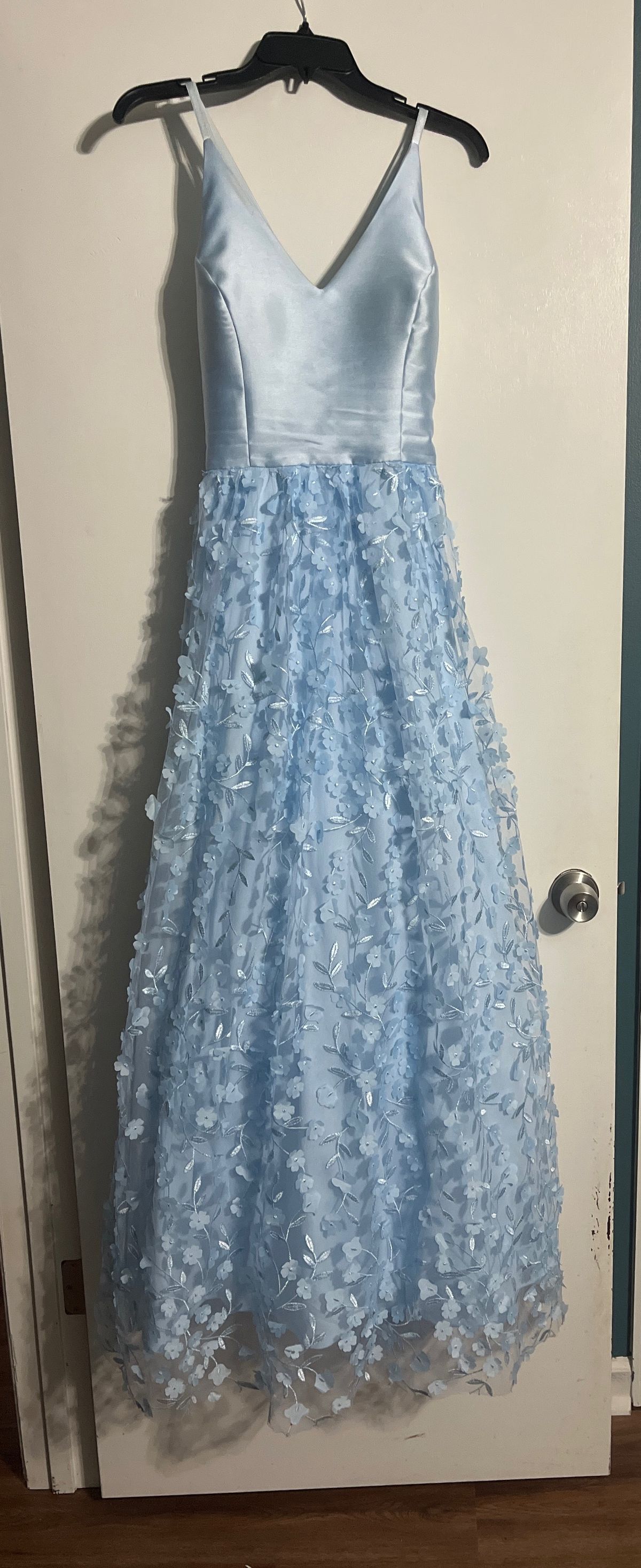 Size 10 Prom Light Blue Ball Gown on Queenly