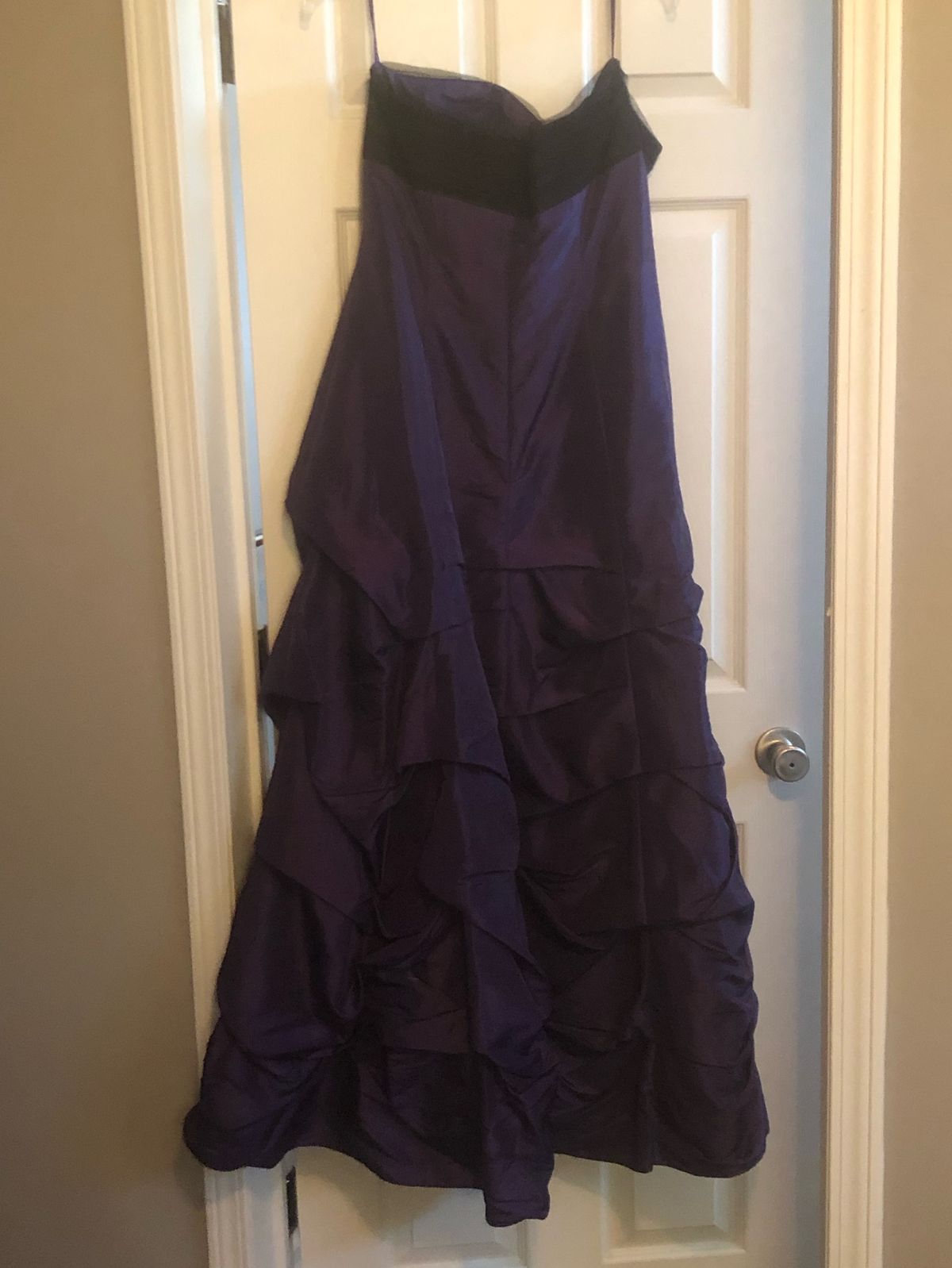Size 14 Prom Purple Ball Gown on Queenly
