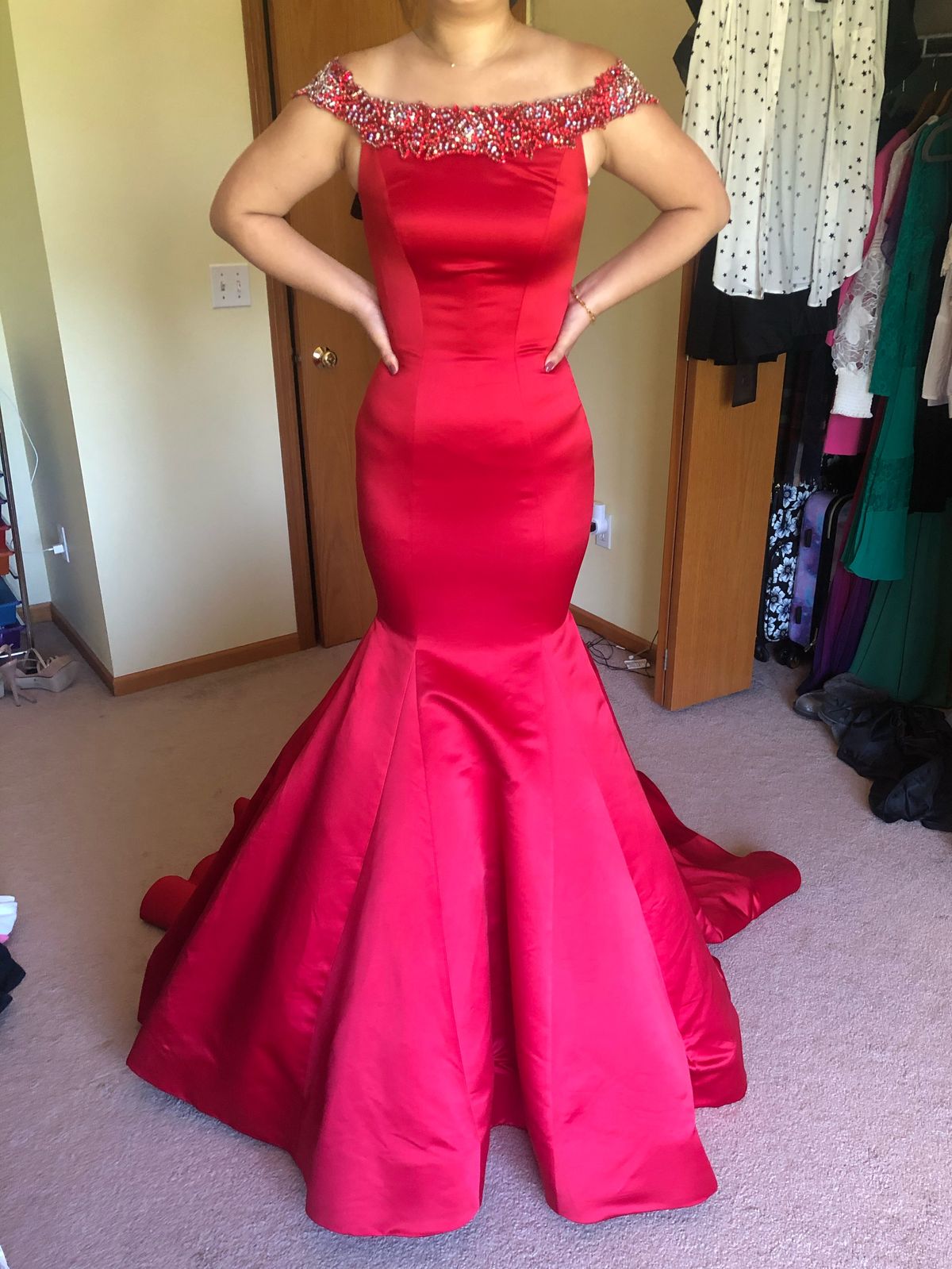 Sherri Hill Size 0 Prom Off The Shoulder Satin Red Mermaid Dress on Queenly