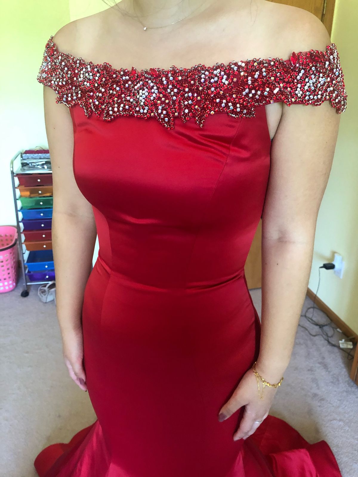 Sherri Hill Size 0 Prom Off The Shoulder Satin Red Mermaid Dress on Queenly