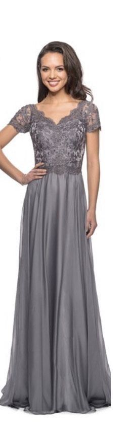 Size 2 Lace Gray Ball Gown on Queenly