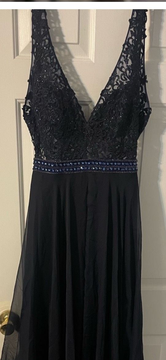 Ellie Wilde Size 8 Prom Blue Dress With Train on Queenly