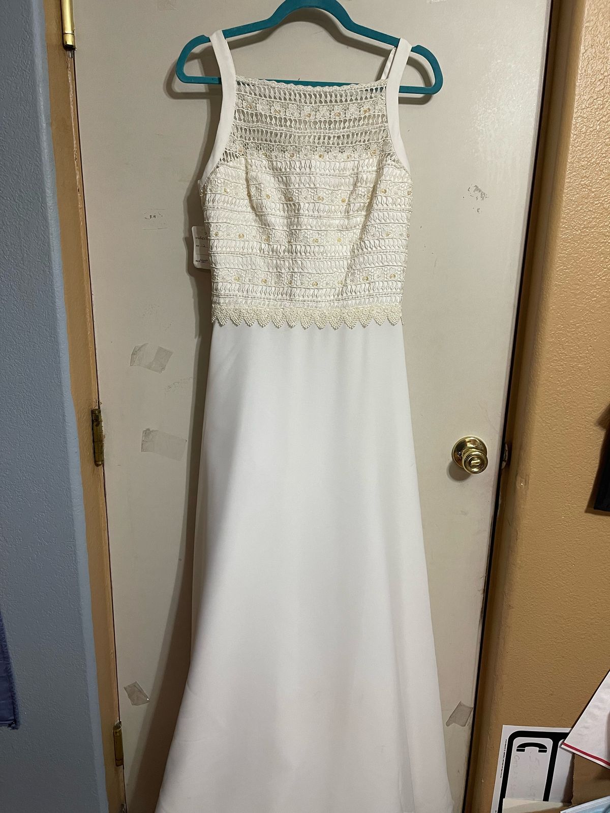 Moda Bella Size 12 Prom Lace White A-line Dress on Queenly