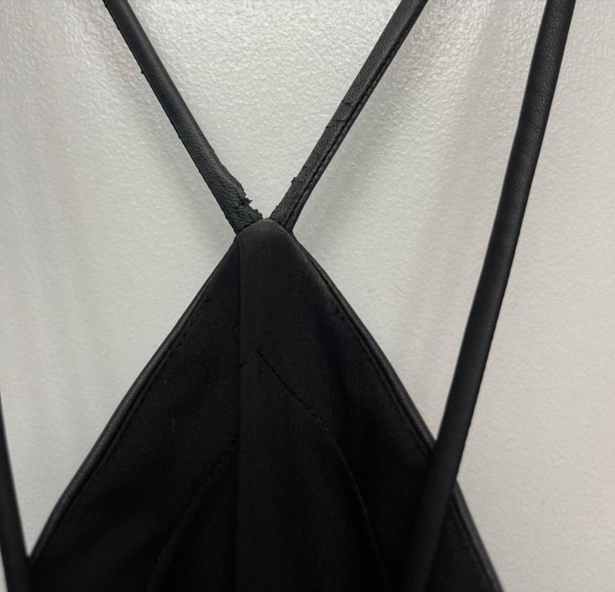 La Femme Size 4 Black Cocktail Dress on Queenly