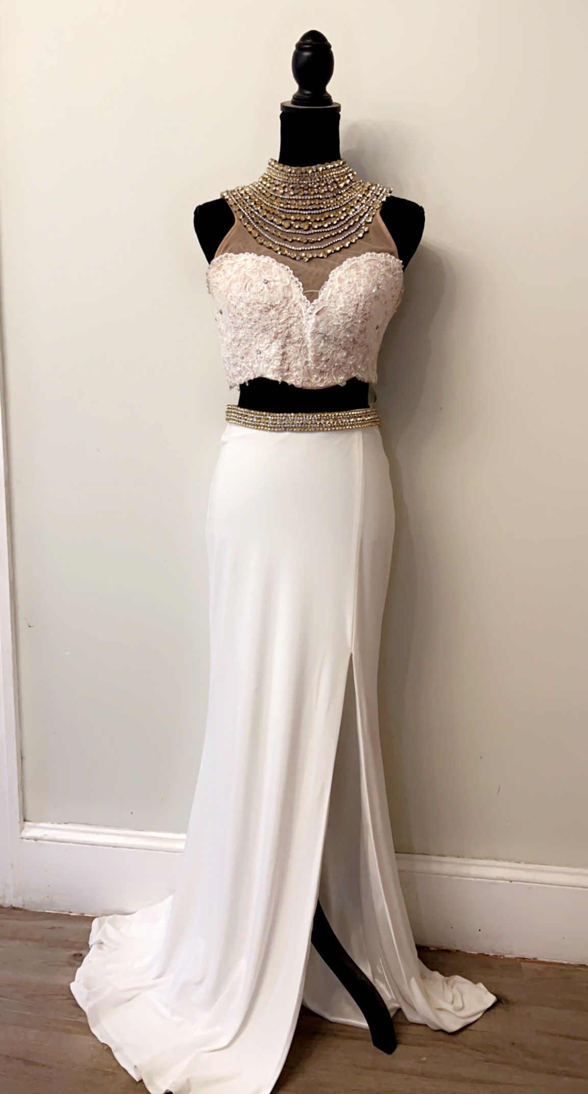 Sherri Hill Size 4 Pageant White Side Slit Dress on Queenly