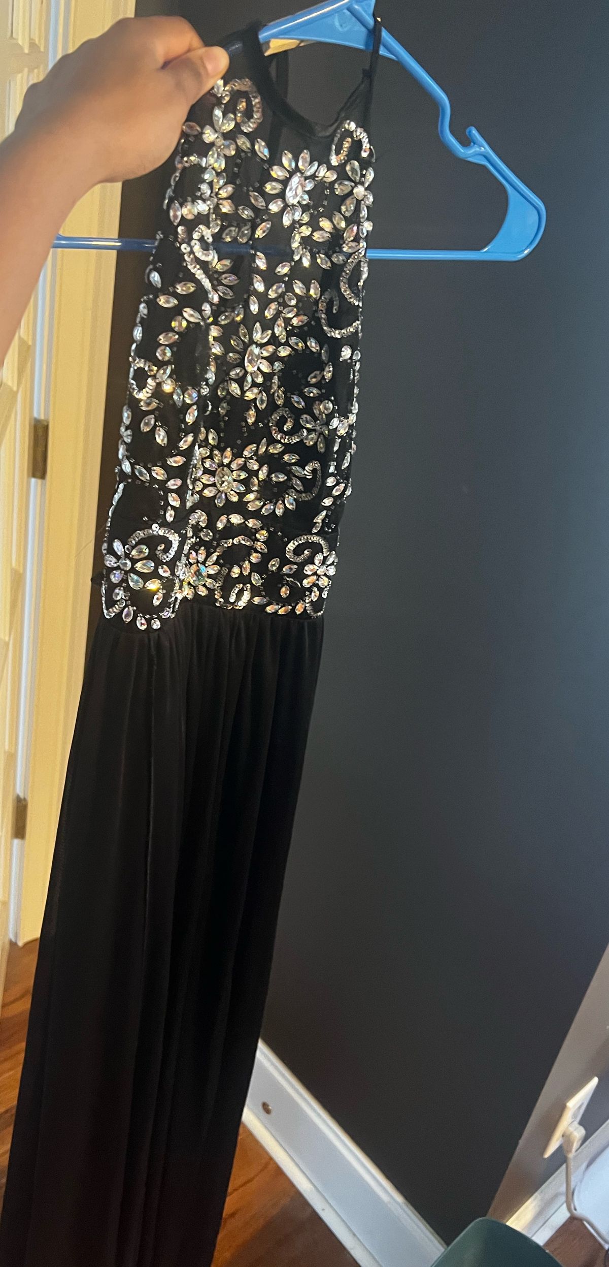 Windsor Size 4 Prom Black A-line Dress on Queenly