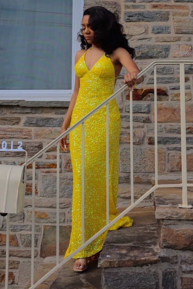 Aleta Size 4 Prom Yellow A-line Dress on Queenly