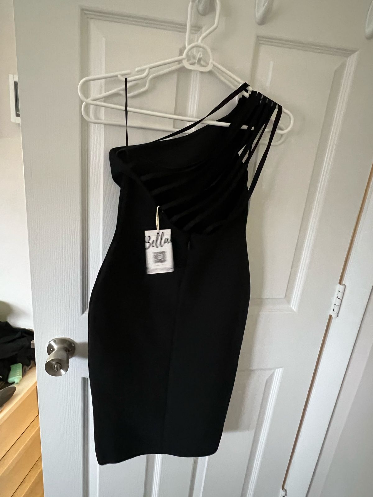 Size 0 Black Side Slit Dress on Queenly