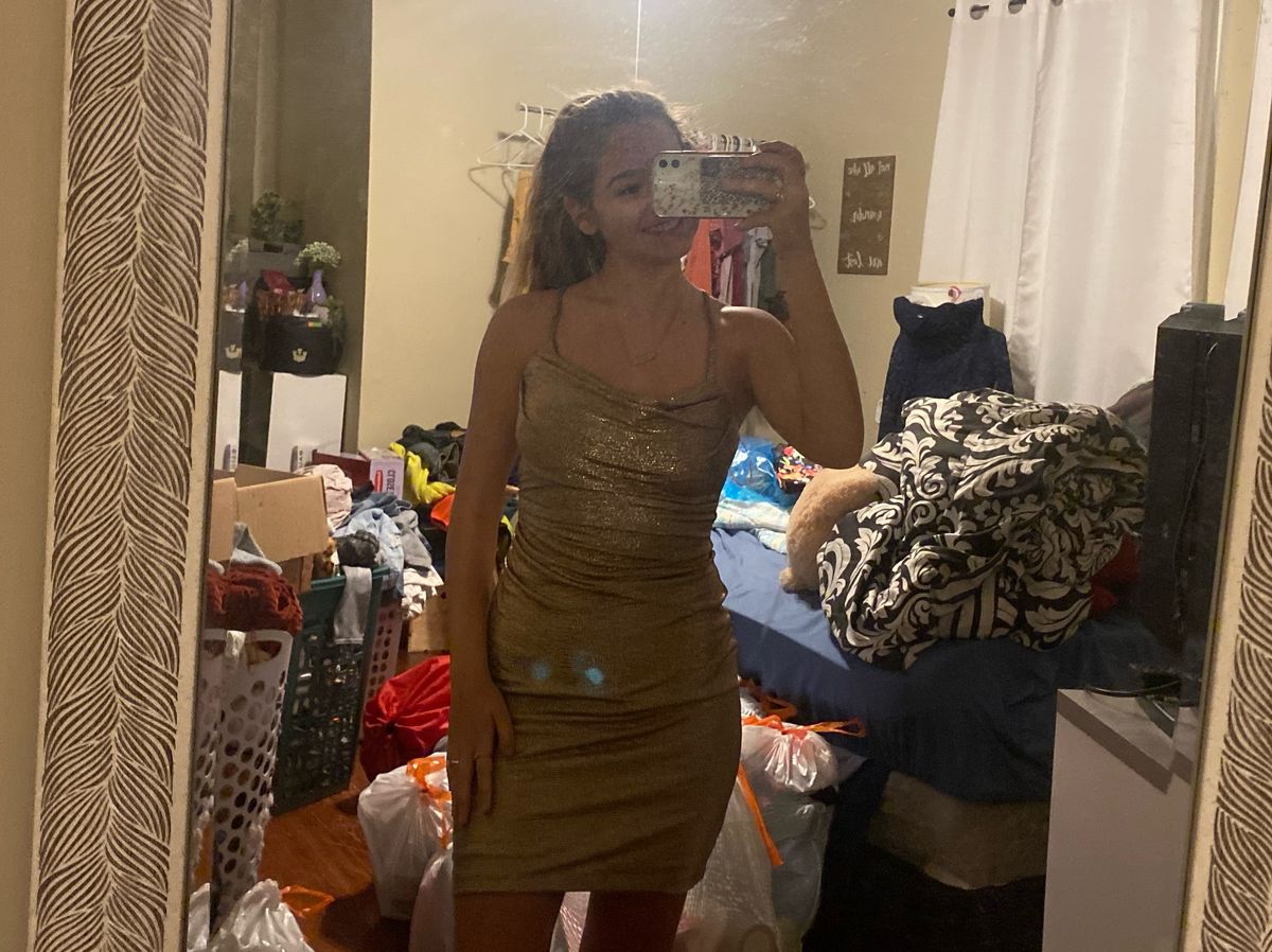 Size 2 Homecoming Gold Cocktail Dress on Queenly