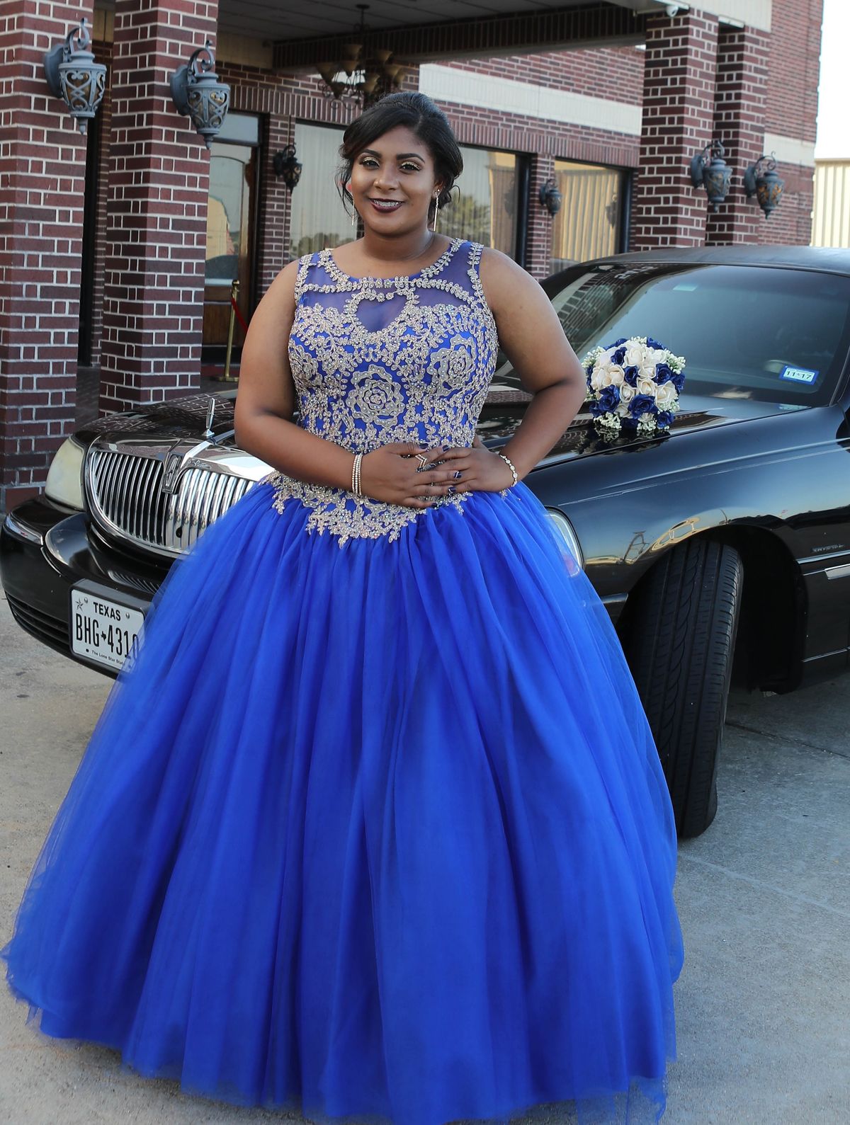 Plus Size 16 Prom Blue Ball Gown on Queenly