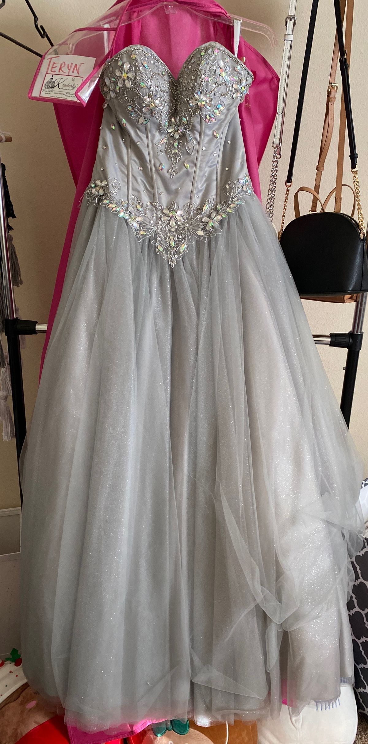 Size 6 Prom Silver Ball Gown on Queenly