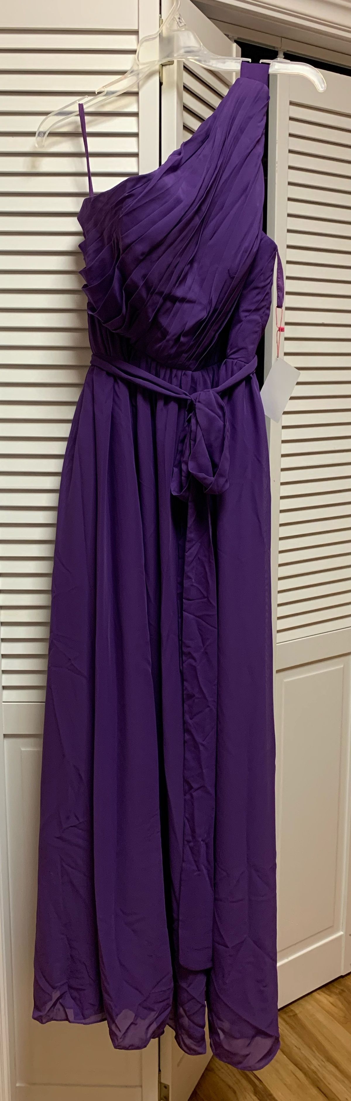Size 12 Prom Off The Shoulder Purple A-line Dress on Queenly